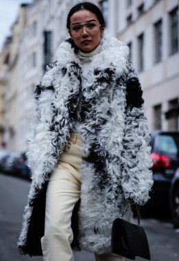 Sokak Tarzı, Sonbahar Kış 2019, Paris Moda Haftası, Fransa - 02 