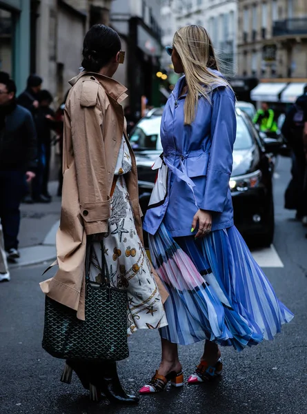 Street Style, Herbst Winter 2019, Paris Fashion Week, Frankreich - 03 — Stockfoto