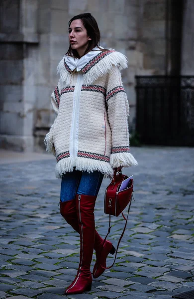 Street Style, Otoño Invierno 2019, Paris Fashion Week, Francia - 03 — Foto de Stock