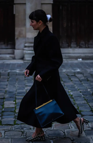 Street Style, Jesień Zima 2019, Paris Fashion Week, Francja - 03 — Zdjęcie stockowe