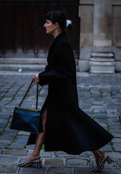 Street Style, Herfst Winter 2019, Paris Fashion Week, Frankrijk - 03 — Stockfoto