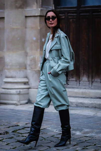 Street Style, Outono de Inverno 2019, Paris Fashion Week, França - 03 — Fotografia de Stock