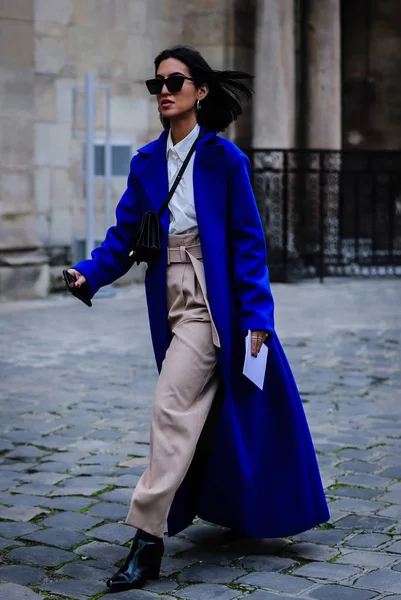 Street Style, Jesień Zima 2019, Paris Fashion Week, Francja - 03 — Zdjęcie stockowe