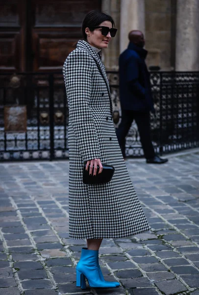 Street Style, őszi tél 2019, Párizs Fashion Week, Franciaország - 03 — Stock Fotó