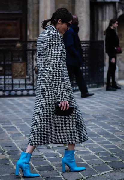 Street Style, Fall Winter 2019, Paris Fashion Week, France - 03 — стокове фото