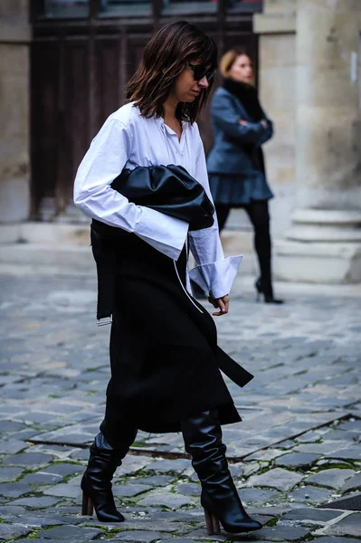 Street Style, Fall Winter 2019, Paris Fashion Week, France - 03 — стокове фото