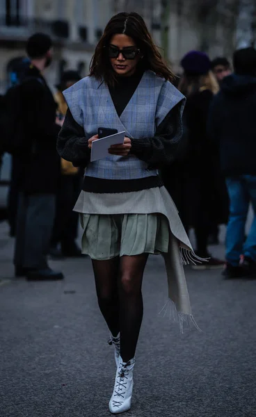 Street Style, Φθινόπωρο Χειμώνας 2019, Paris Fashion Week, Γαλλία - 03 — Φωτογραφία Αρχείου