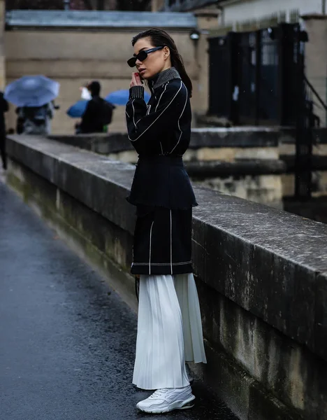 Street Style, Herfst Winter 2019, Paris Fashion Week, Frankrijk - 03 — Stockfoto