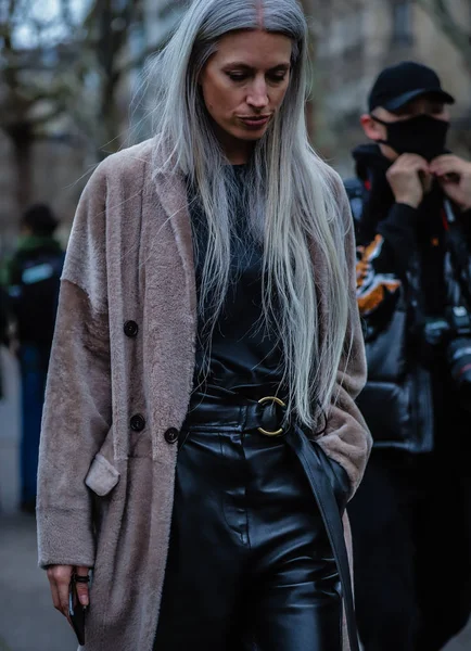 Street Style, Fall Winter 2019, Paris Fashion Week, France - 03 — Stock Photo, Image