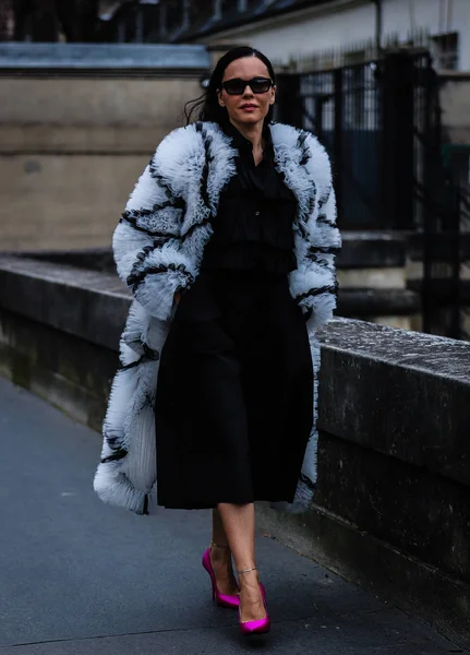 Street Style, Autunno Inverno 2019, Paris Fashion Week, Francia - 03 — Foto Stock