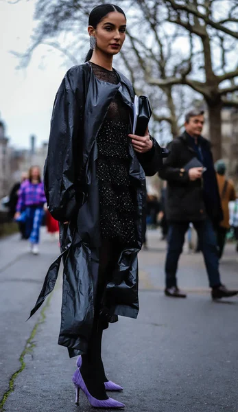 Street Style, Outono de Inverno 2019, Paris Fashion Week, França - 03 — Fotografia de Stock