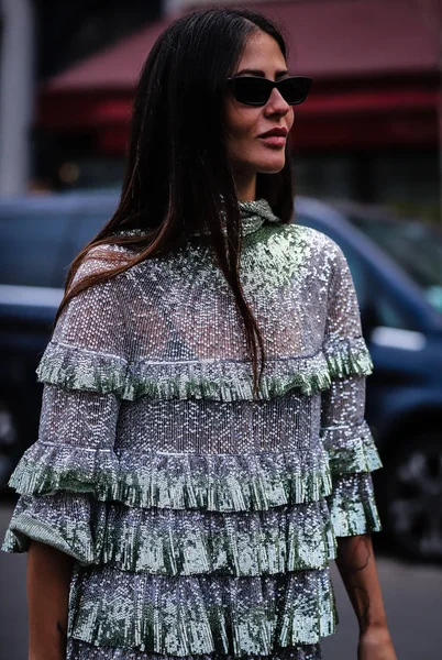 Street Style, Jesień Zima 2019, Paris Fashion Week, Francja - 03 — Zdjęcie stockowe