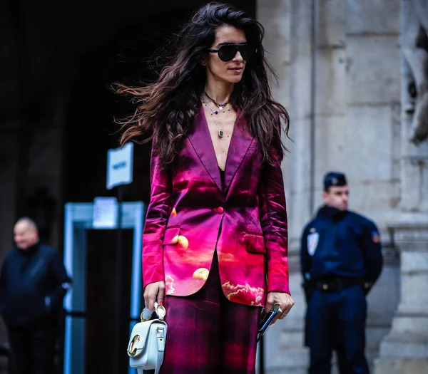 Street Style, Outono de Inverno 2019, Paris Fashion Week, França - 04 — Fotografia de Stock