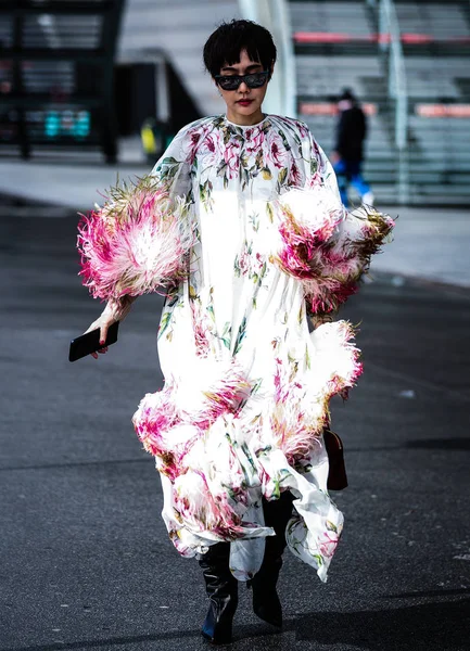 Street Style, Fall Winter 2019, Paris Fashion Week, France - 04 — стокове фото