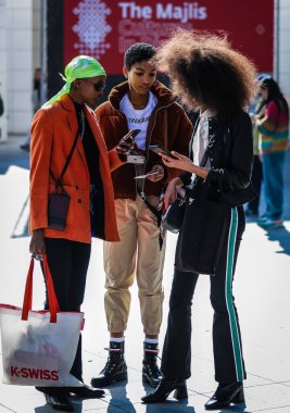 Sokak Tarzı, Sonbahar Kış 2019, Paris Moda Haftası, Fransa - 27 