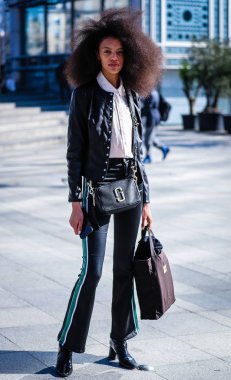 Sokak Tarzı, Sonbahar Kış 2019, Paris Moda Haftası, Fransa - 27 