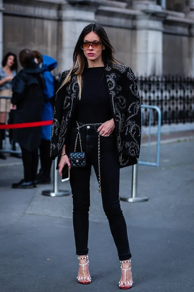 Street Style, Otoño Invierno 2019, Paris Fashion Week, Francia - 28 — Foto de Stock