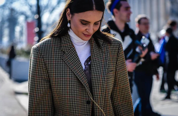 Street Style, Herfst Winter 2019, Paris Fashion Week, Frankrijk - 27 — Stockfoto