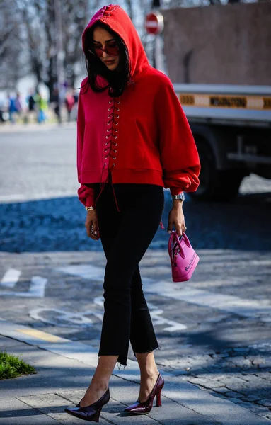 Street Style, Outono de Inverno 2019, Paris Fashion Week, França - 27 — Fotografia de Stock