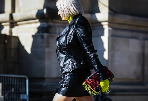 Street Style, Herfst Winter 2019, Paris Fashion Week, Frankrijk - 27 — Stockfoto