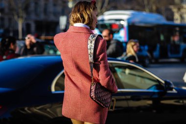 Sokak Tarzı, Sonbahar Kış 2019, Paris Moda Haftası, Fransa - 27 