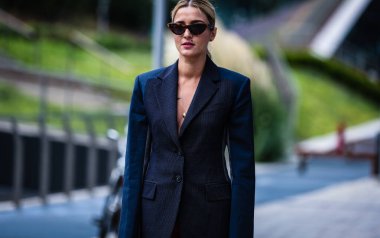 Milan, İtalya - 20 Eylül 2019: Milano Moda Haftası sırasında Eleonora Carisi sokakta.