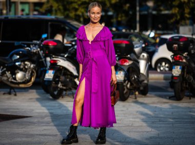 Milano, İtalya - 18 Eylül 2019: Milano Moda Haftası 'nda Thora Valdimars sokakta.