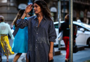 Milan, İtalya - 19 Eylül 2019: Milano Moda Haftası sırasında Madelynn Furlong.
