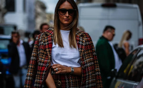 意大利米兰 2019年9月20日 在米兰时装周期间 Elisa Taviti出现在街头 — 图库照片