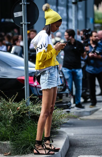 意大利米兰 2019年9月20日 米兰时装周期间的街头模特 — 图库照片
