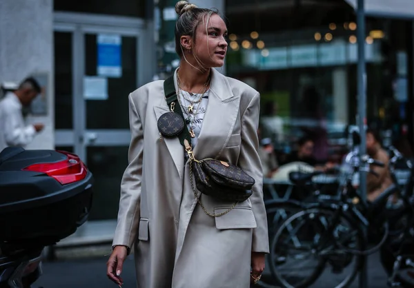 意大利米兰 2019年9月19日 在米兰时装周期间 苏斯出现在街头 — 图库照片