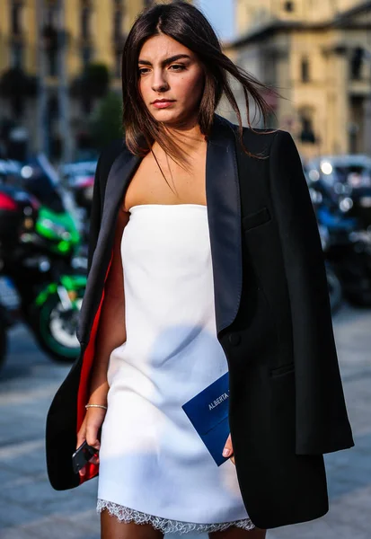 Milan Italie Septembre 2019 Femme Dans Rue Pendant Fashion Week — Photo