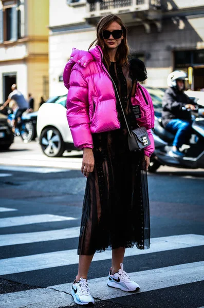 意大利米兰 2019年9月21日 在米兰时装周期间 Julie Ianc出现在街头 — 图库照片