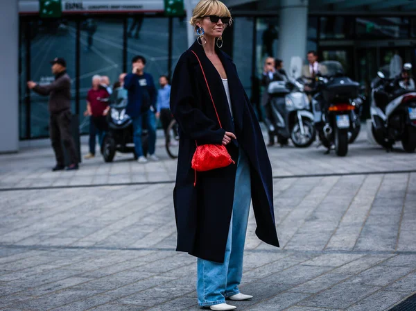 意大利米兰 2019年9月20日 米兰时装周期间 Jeanette Madsen在街上出现 — 图库照片
