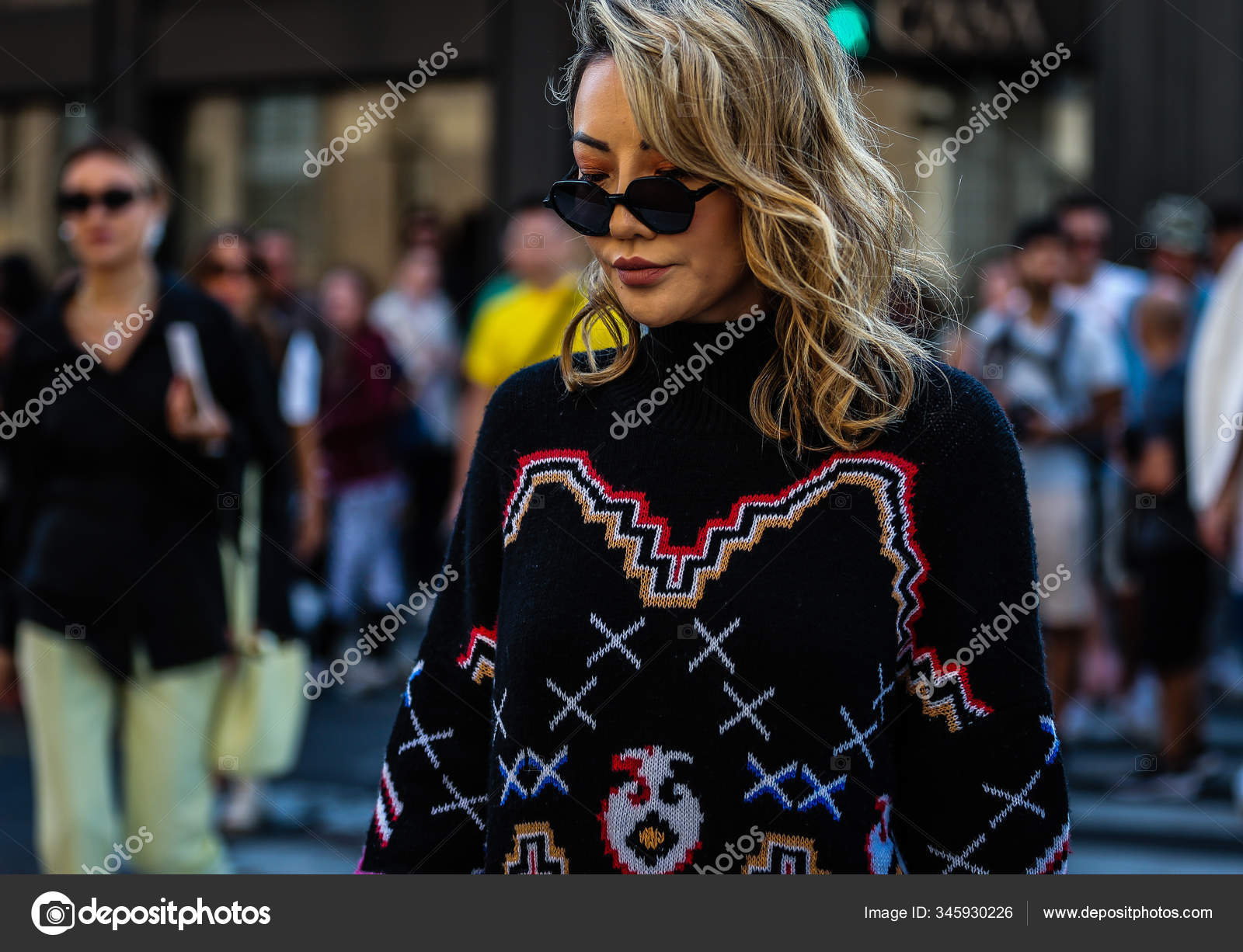 Milan Italia Septiembre 2019 Mujer Calle Durante Semana Moda Milán — Foto editorial stock © Delsignore #345930226