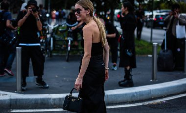 Milan, Italya- 18 Eylül 2019: Milano Moda Haftası boyunca Pernille Teisbaek sokakta.