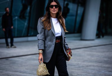 Milan, Italy- 20 Eylül 2019: Milano Moda Haftası 'nda Alessandra Airo sokaktaydı.