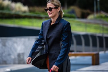 Milan, İtalya - 20 Eylül 2019: Milano Moda Haftası sırasında Eleonora Carisi sokakta.