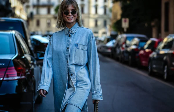 Milaan Italië September 2019 Xenia Adonts Straat Tijdens Milaan Fashion — Stockfoto