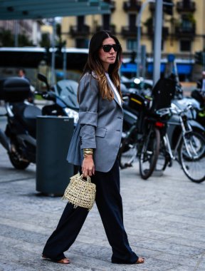 Milan, Italy- 20 Eylül 2019: Milano Moda Haftası 'nda Alessandra Airo sokaktaydı.