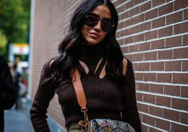 Milan, İtalya - 19 Eylül 2019: Tamara Kaliniç Milano Moda Haftası sırasında sokakta.