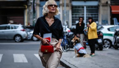 Milan, İtalya - 19 Eylül 2019: Milano Moda Haftası sırasında Viktoria Rader sokakta.