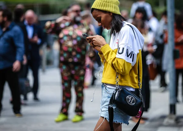 意大利米兰 2019年9月20日 米兰时装周期间的街头模特 — 图库照片