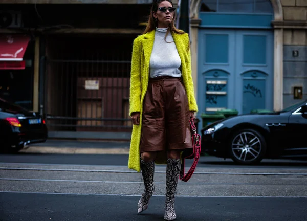 ミラノ イタリア 2019年9月19日 ミラノファッションウィーク中の女性 — ストック写真
