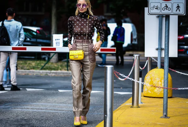 Milán Italia Septiembre 2019 Leonie Hanne Calle Durante Semana Moda —  Fotos de Stock