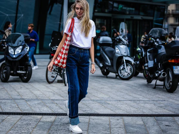 Milaan Italië September 2019 Yasmina Muratovich Straat Tijdens Milaan Fashion — Stockfoto