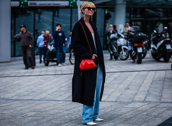 ミラノ イタリア 2019年9月20日 ミラノ ファッション ウィーク中に通りでジャネット マッセン — ストック写真