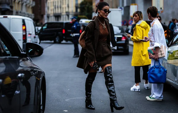 意大利米兰 2019年9月19日 米兰时装周期间 卡米拉 科埃略出现在街头 — 图库照片