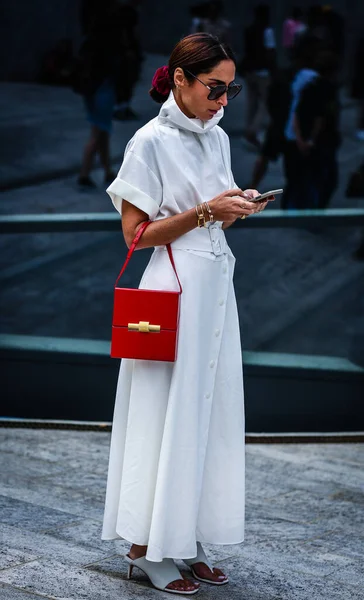 意大利米兰 2019年9月20日 米兰时装周期间 杰拉尔丁 布布利勒出现在街头 — 图库照片