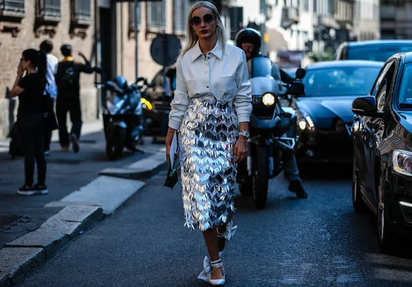 Milán Italia Septiembre 2019 Mujeres Calle Durante Semana Moda Milán —  Fotos de Stock